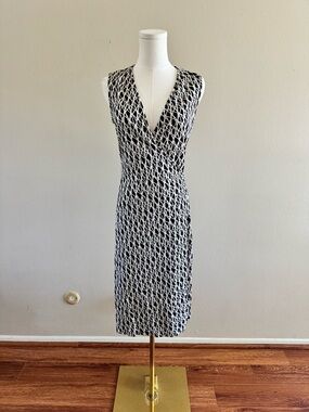 Diane Von Furstenberg 100% SILK Black & White Geometric Midi Wrap Dress